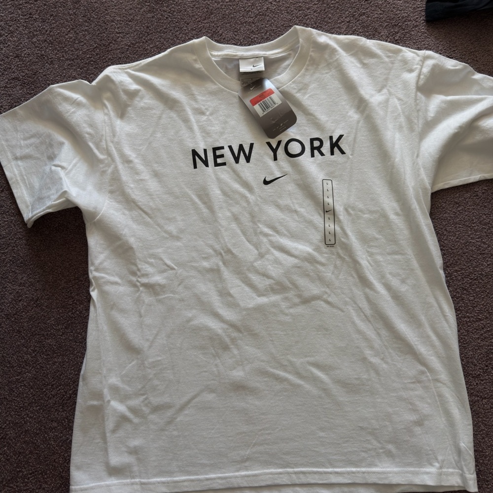 Nike | “New York” Swoosh Graphic T-Shirt | Men’s L | NWT